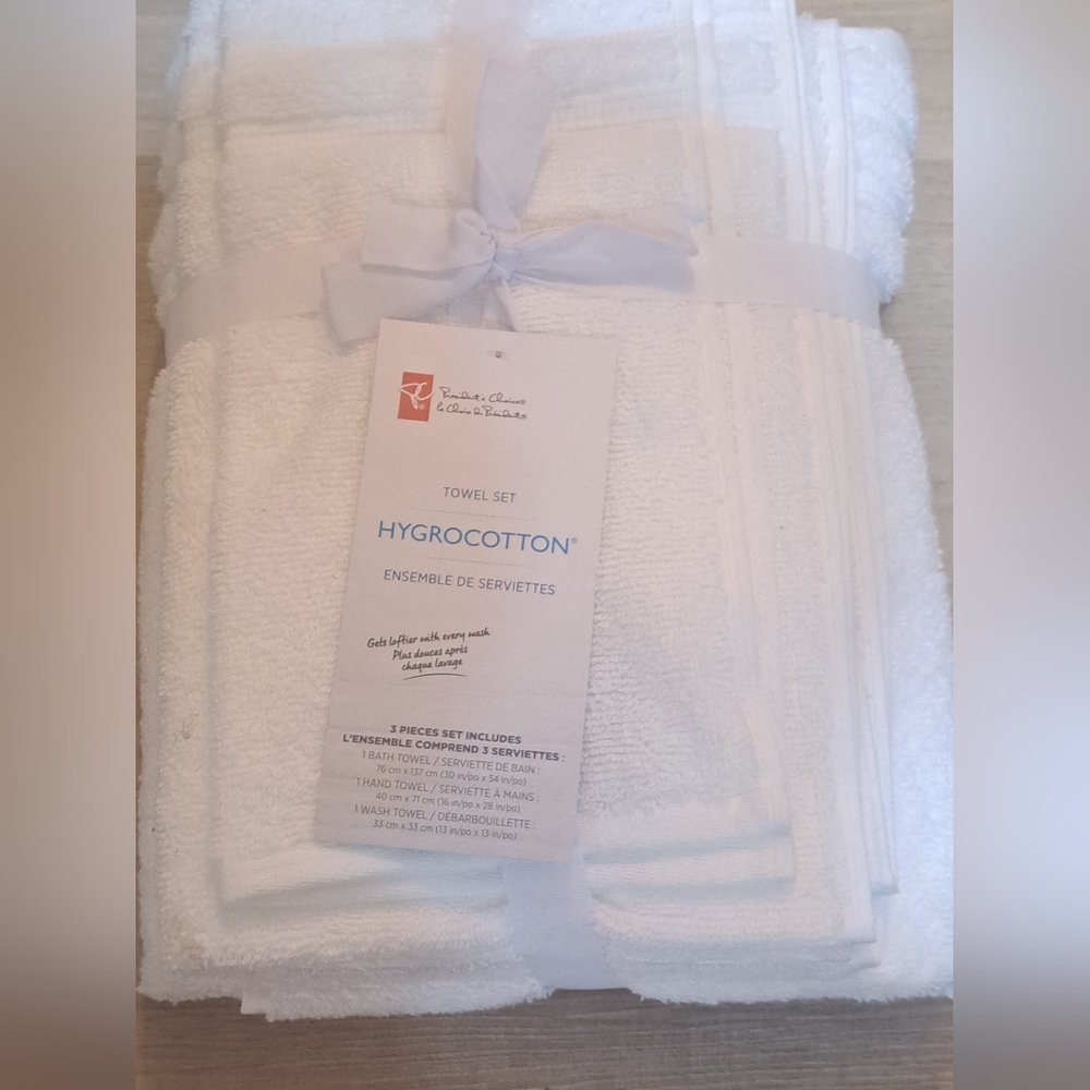 Brand New 3 Piece White Towel Set